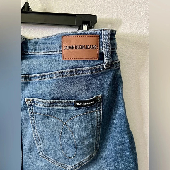 Calvin Klein Jeans Vintage Repreve High Rise Short - Size 4 - Picture 2 of 6